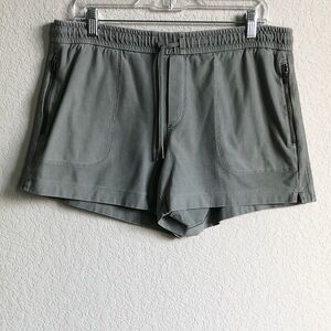 Athleta Farallon Shorts Sage Green 12 Cotton Stretch